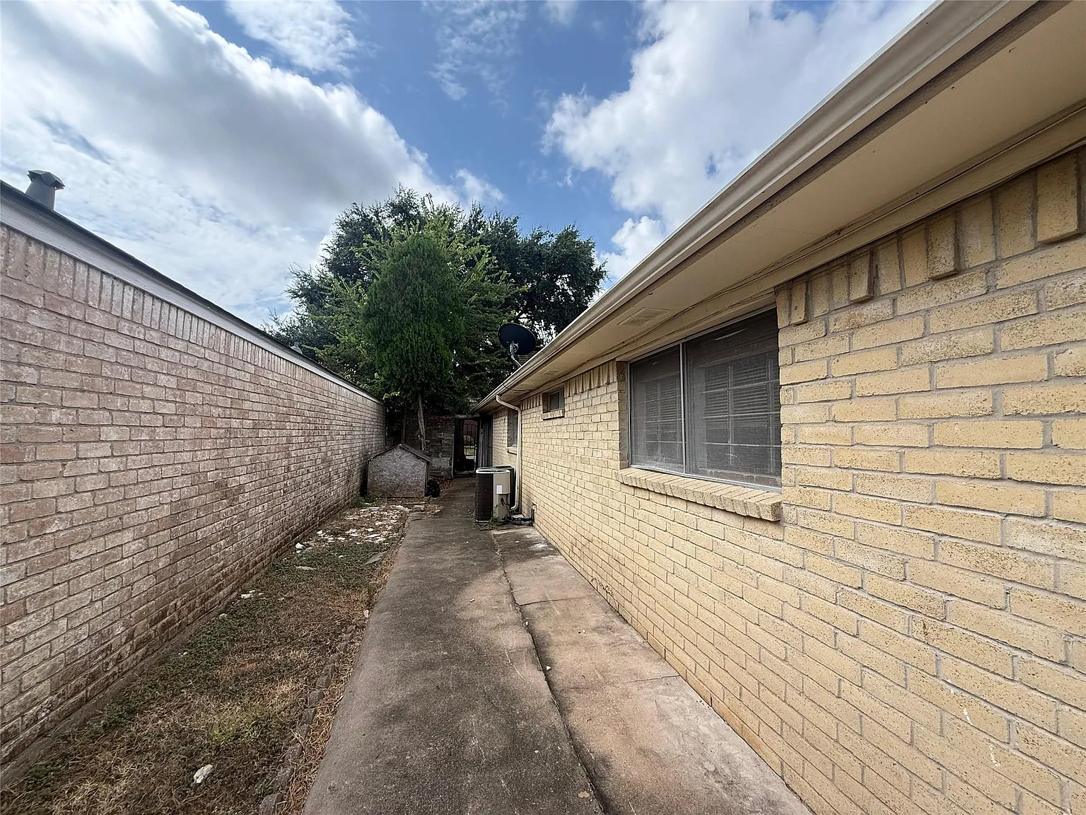 2 bed, 2.0 bath, 1611 sqft, $1,500 — Photo 2