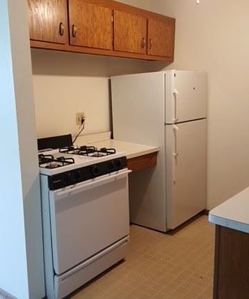 3rd image of 3355 N Oakland Ave APT 206