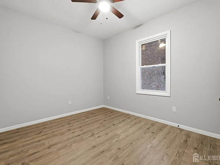 327 S Orange Ave #1 — Photo 11