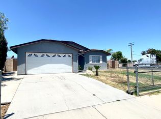 201 W 13th Pl, Delano, CA 93215