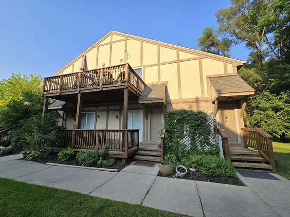 44950 Bayview Dr APT 8, Novi, MI 48377