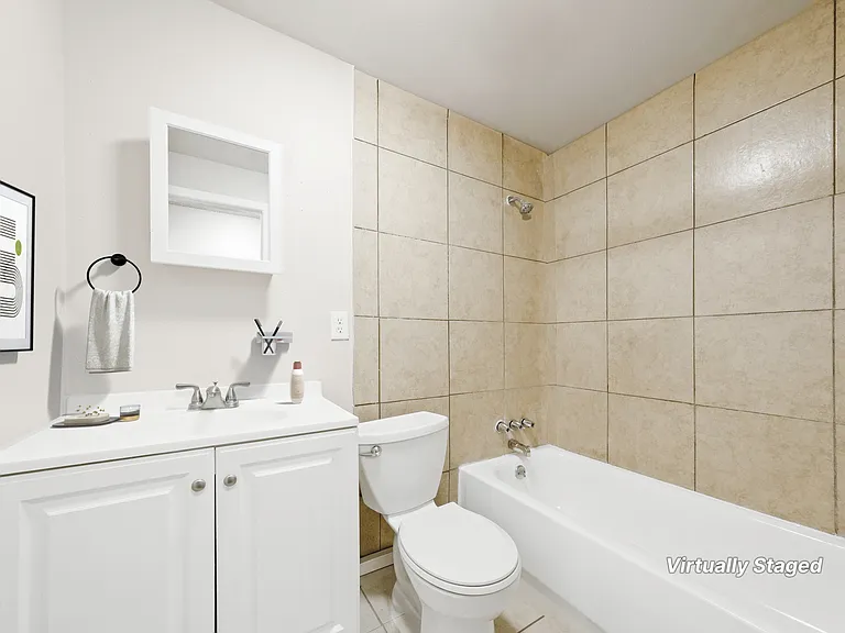 Tailwinds Apartments — Photo 7