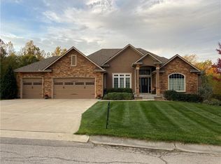 1204 SE Woodbine Dr, Blue Springs, MO 64014