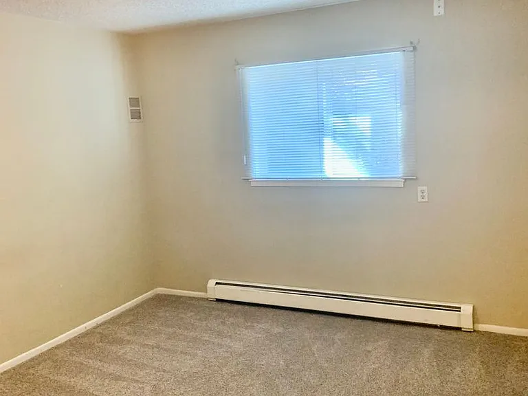 1782 & 1784 N Overland Trl — Photo 16