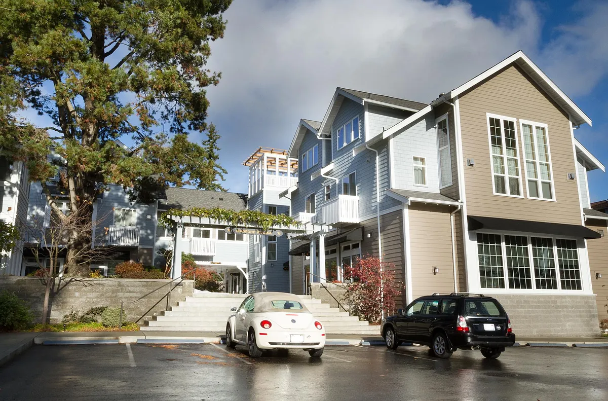 Beautiful location in Bainbridge Island. - 115 Hall Brothers Loop #206