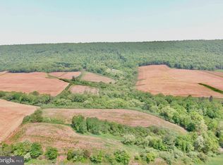 796 Light House Rd, Breezewood, PA 15533