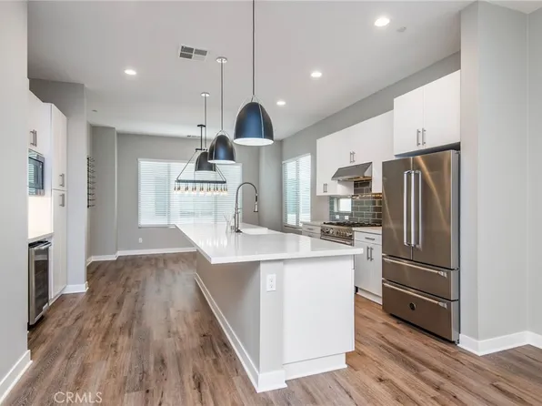 31 Ebb Tide Cir, Newport Beach, CA 92663