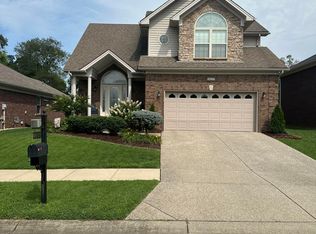 8621 Oaks Way, Louisville, KY 40299