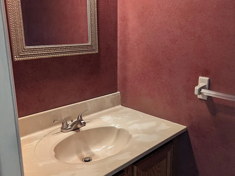 220 Hampshire Dr #220 — Photo 9