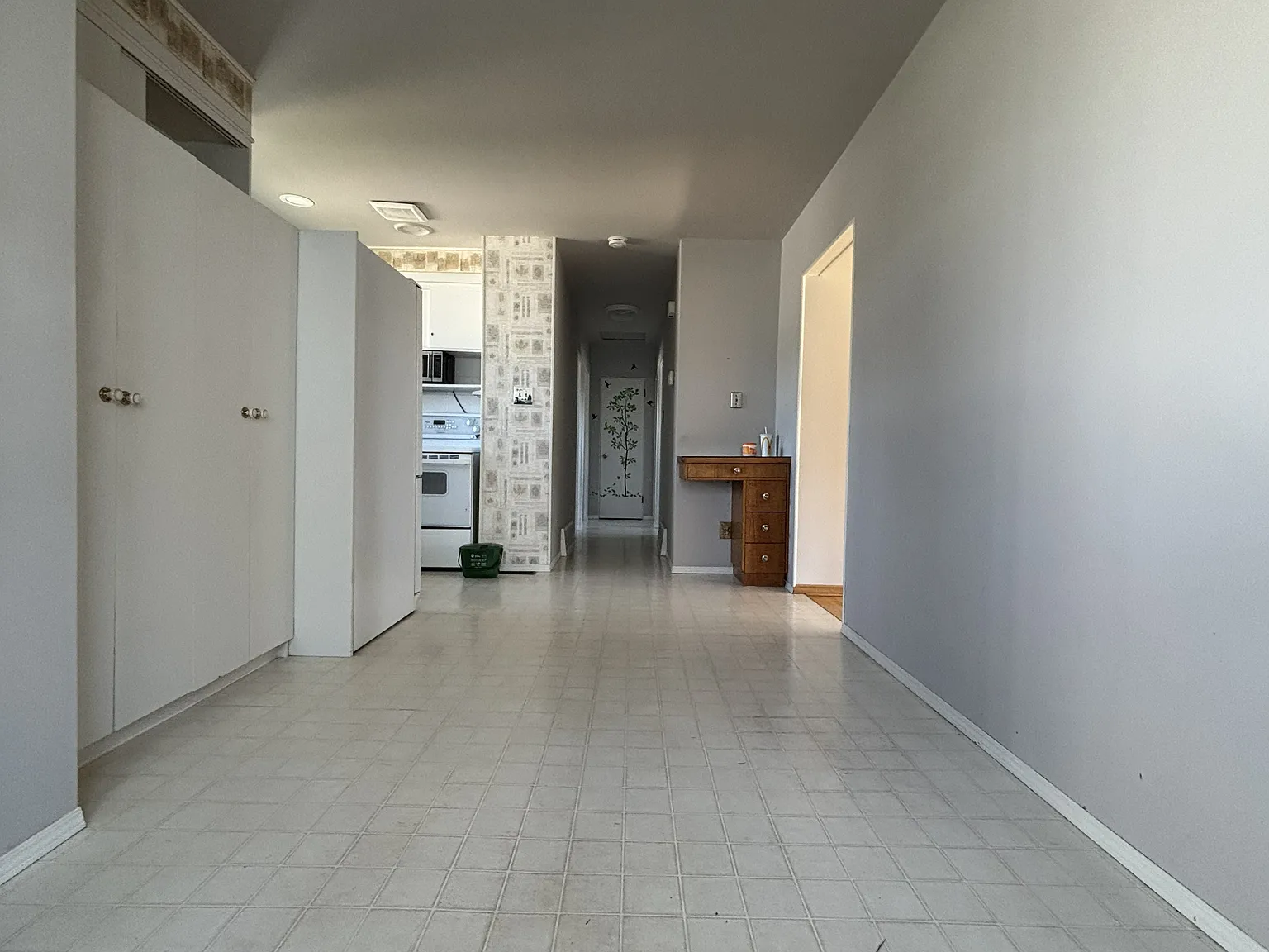 4 bed, 2000 sqft, $2,175 — Photo 2