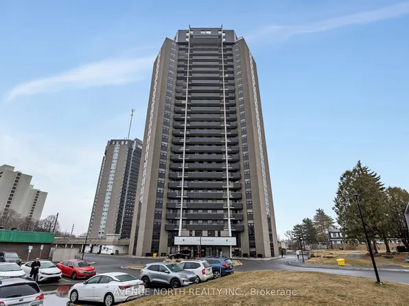 900 Dynes Rd #308, Ottawa, ON K2C 3L6