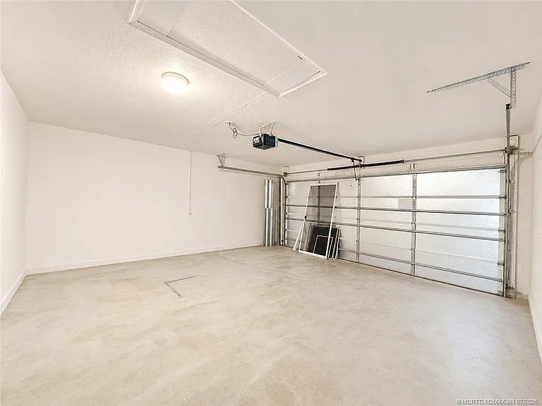 756 SE Lansdowne Ave — Photo 25