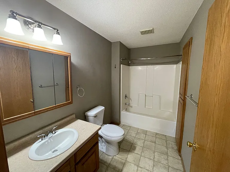 1815 Industrial St — Photo 24
