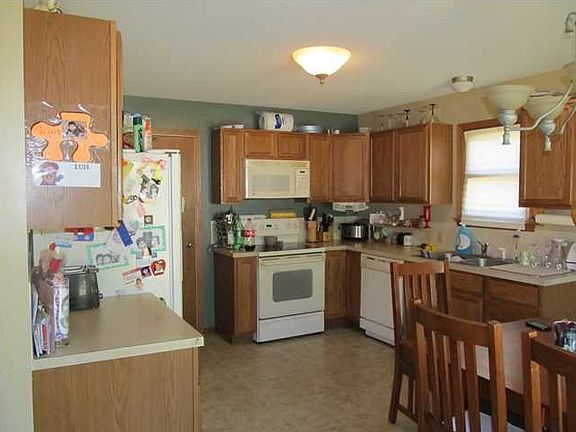 2nd image of 1146 N Parkway Dr