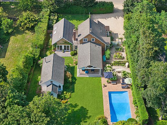 2nd image of 237 Maple Ln