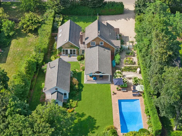 237 Maple Ln, Bridgehampton, NY 11932