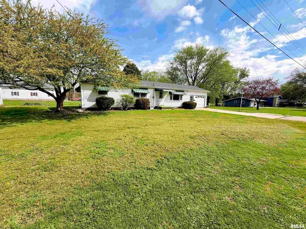 760 SE 1st St, Galva, IL 61434