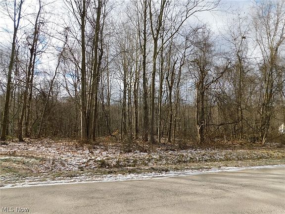 4th image of River Glen Dr