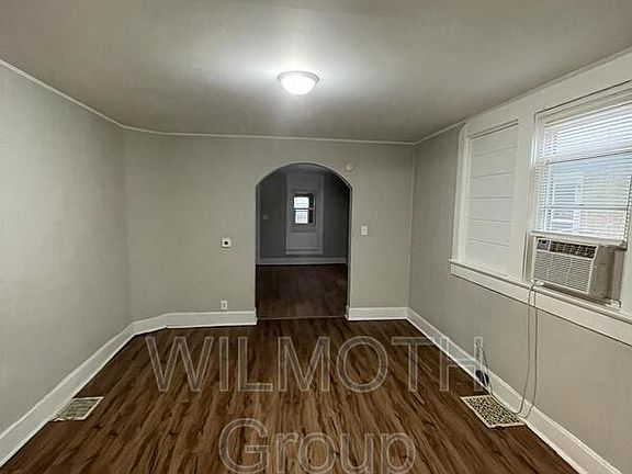 5th image of 3511 E 10th St Unit 2