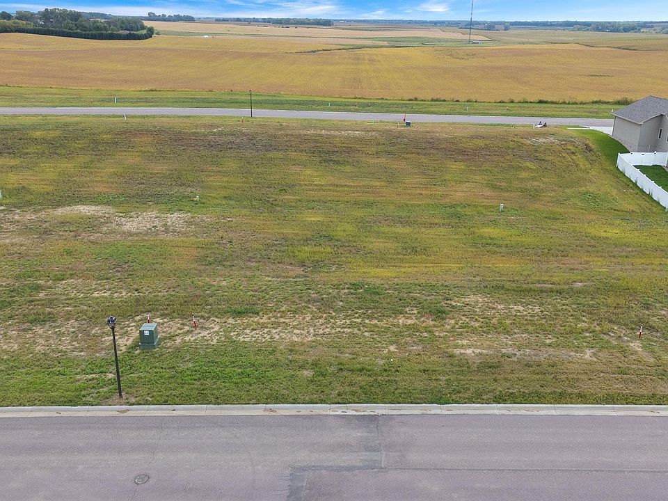 2nd image of 504 W Willow Trl