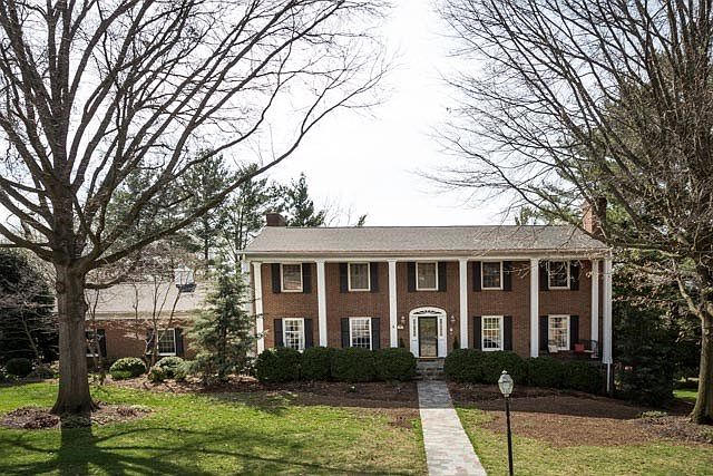 1st image of 460 Andergren Dr