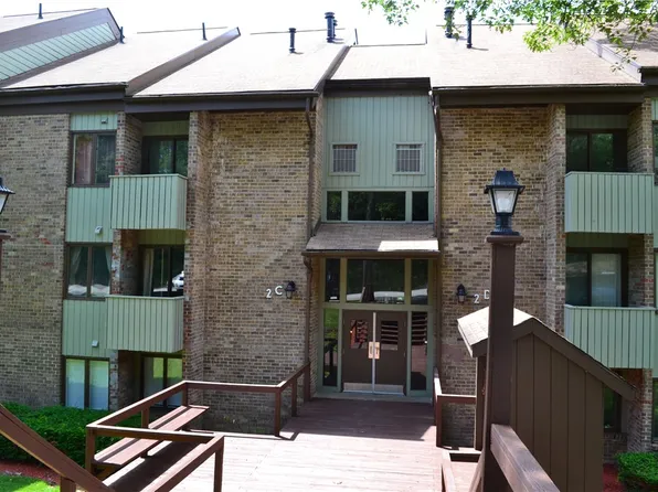 2C2 Mountain Villas Dr, Champion, PA 15622