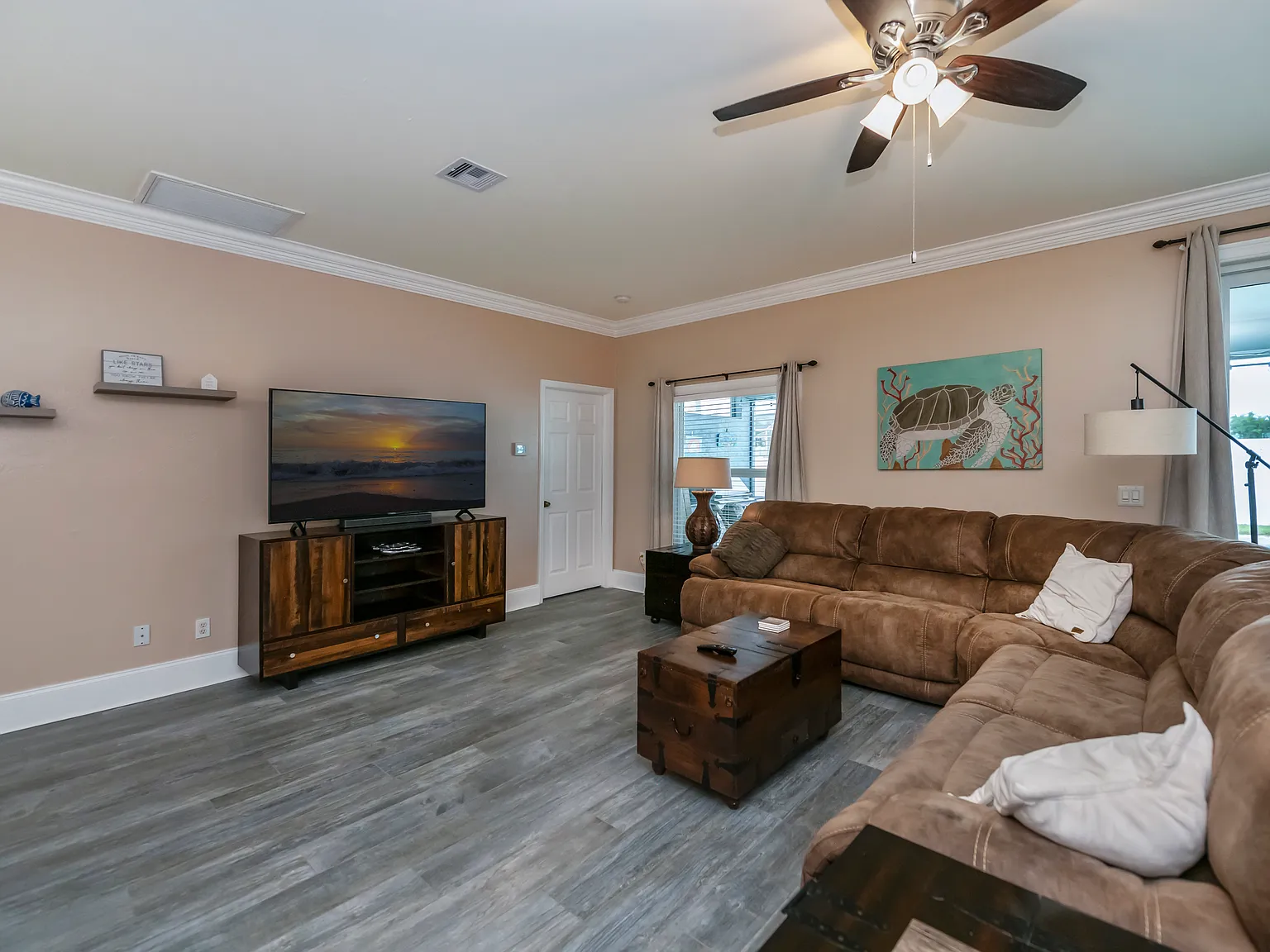 3 bed, 2045 sqft, $3,600 — Photo 4