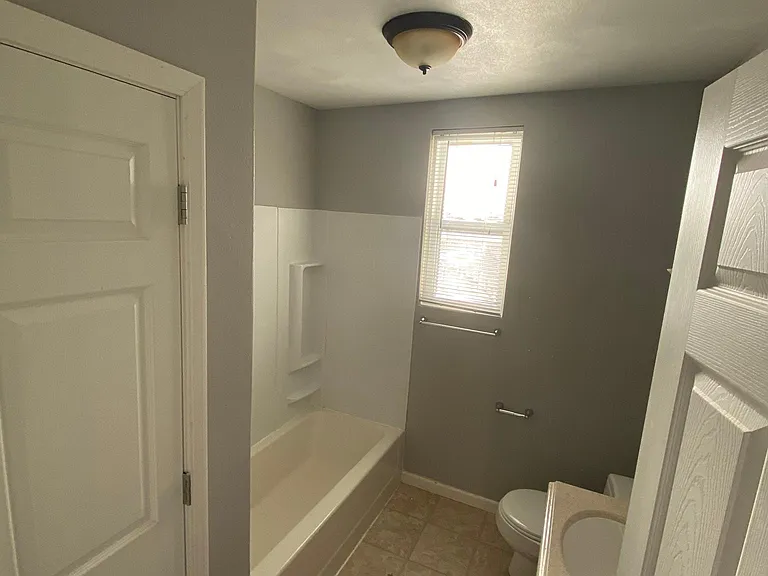 204 E Hanover St — Photo 12
