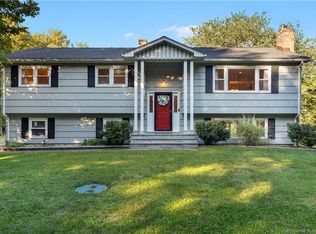 472 Hattertown Rd, Monroe, CT 06468