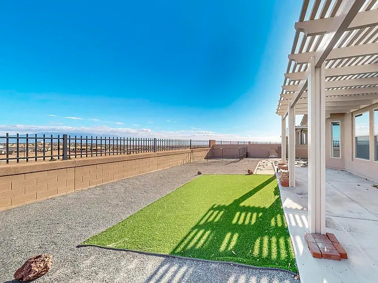 6405 Kings Canyon Cv NE — Photo 43