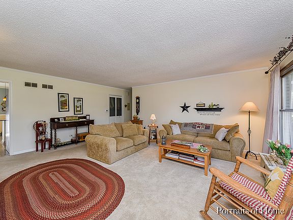 3rd image of 29W465 Wynn Ave