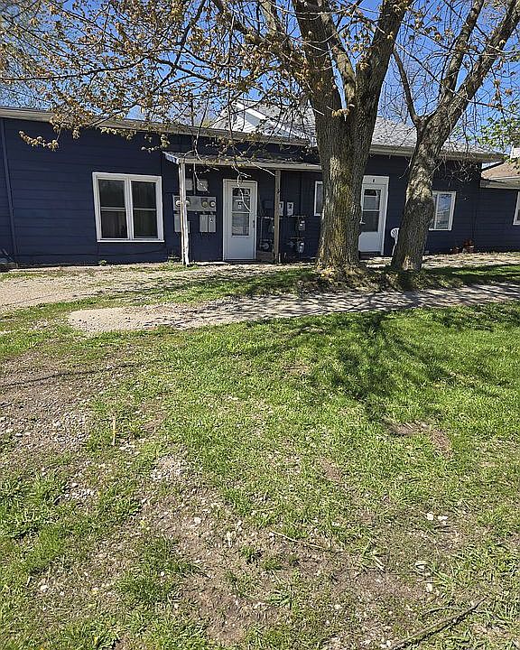 1st image of 425 Aylworth Ave