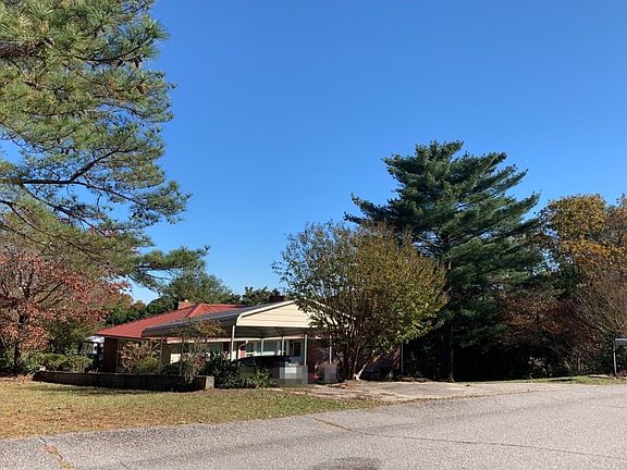 3rd image of 3604 Hearn Dr