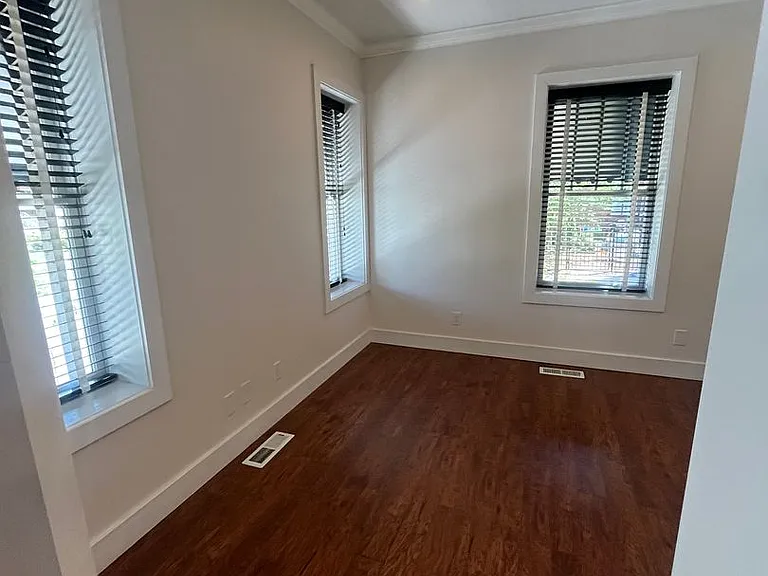 332 N 6th St #A — Photo 15