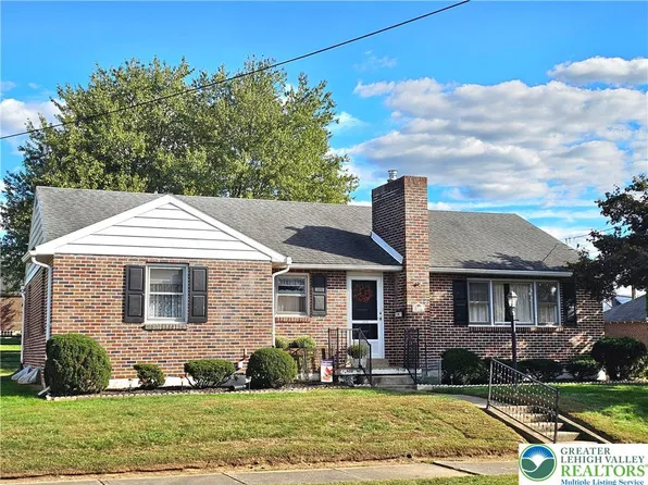 1015 Detweiler Ave, Hellertown, PA 18055