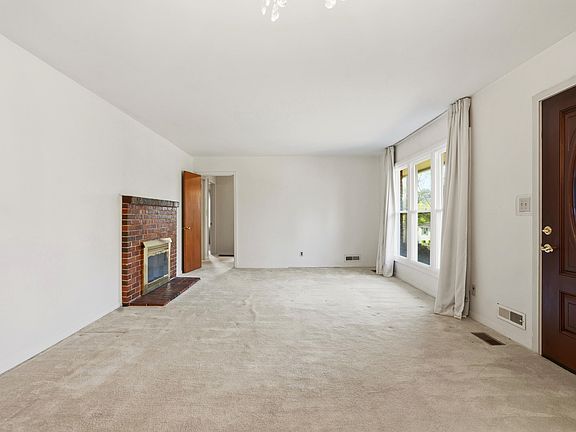 5th image of 3360 Valley Park Dr