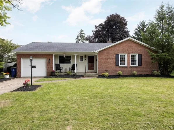 56 Grant Rd, Amherst, NY 14226