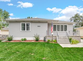 913 N Lafayette St, Griffith, IN 46319