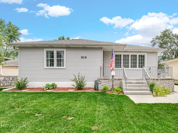 913 N Lafayette St, Griffith, IN 46319