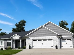 6820 Cottage Ridge Ct NE, Cedar Rapids, IA 52411
