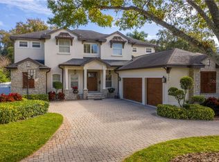 121 Riviera Way NE, Saint Petersburg, FL 33704
