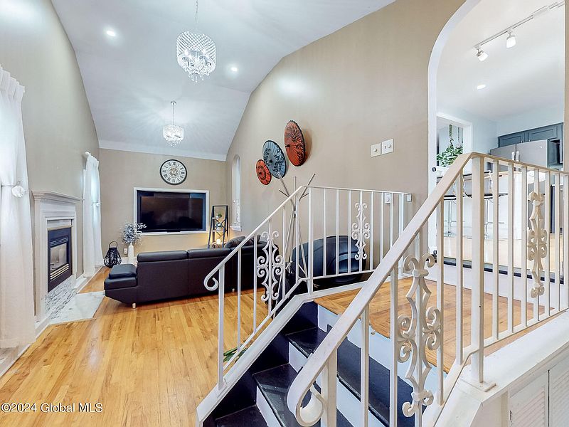 2nd image of 12 Castle Court