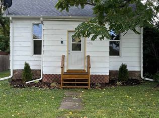 406 N B St, Fairfield, IA 52556