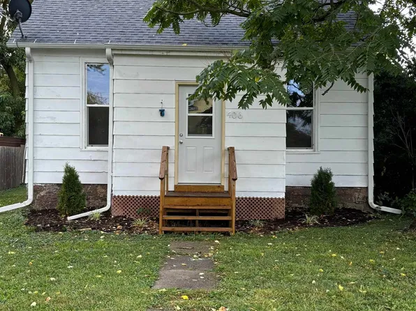 406 N B St, Fairfield, IA 52556