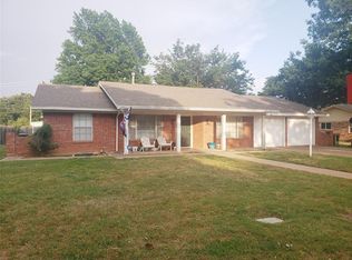 913 Rolling Hills Dr S, Graham, TX 76450