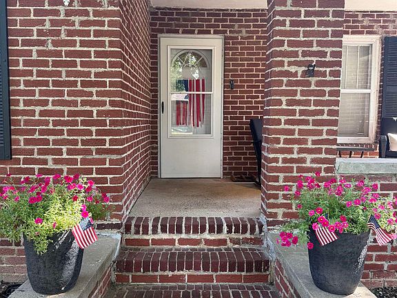 2nd image of 1319 E 12th Ave