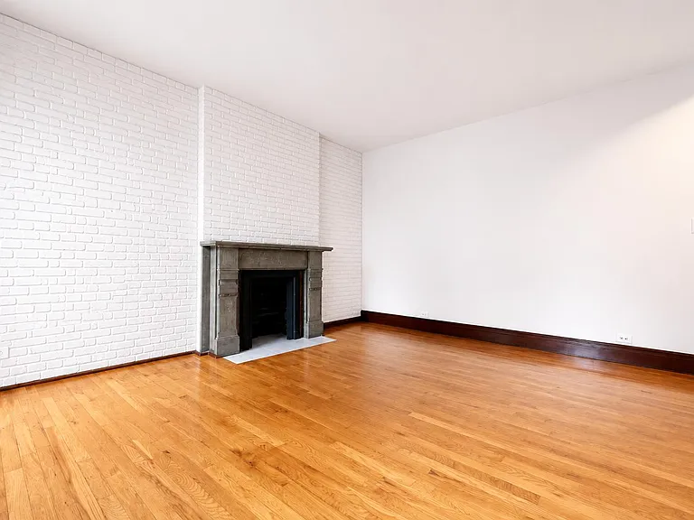 28 W 125th St #2A — Photo 4