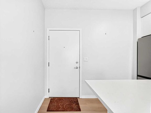 5th image of 33 W Carringham Gate NW #3211