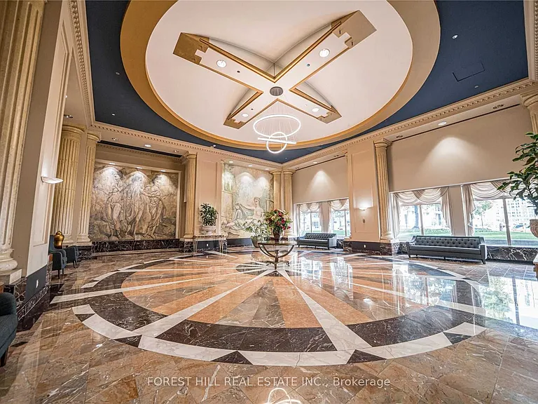 18 Lee Centre Dr #Penthouse 109 — Photo 3
