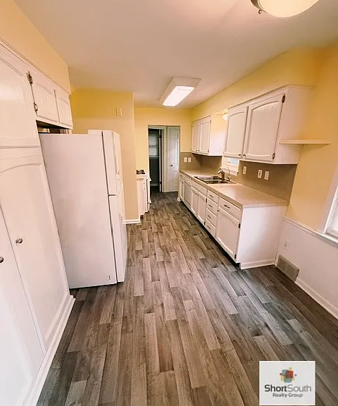 1701 Hiawatha Dr SE — Photo 3